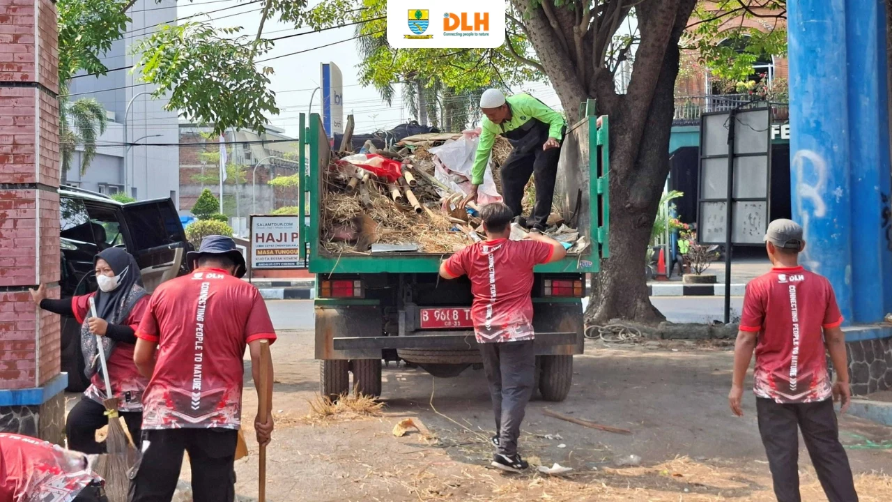 UPT Pengelolaan Sampah Optimalkan Operasional TPS Krucuk untuk Menjaga Kebersihan Lingkungan
