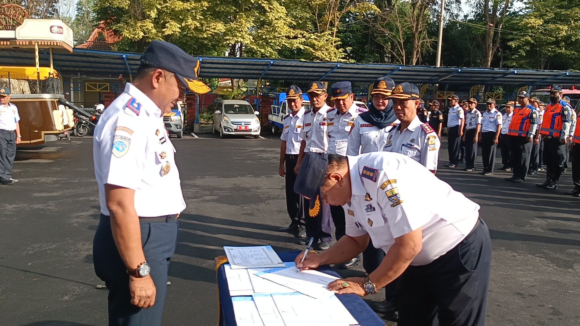 Dishub Kota Cirebon Gelar Apel Penandatanganan Pakta Integritas, Pengucapan Komitmen, dan Pemeriksaan Kendaraan Dinas