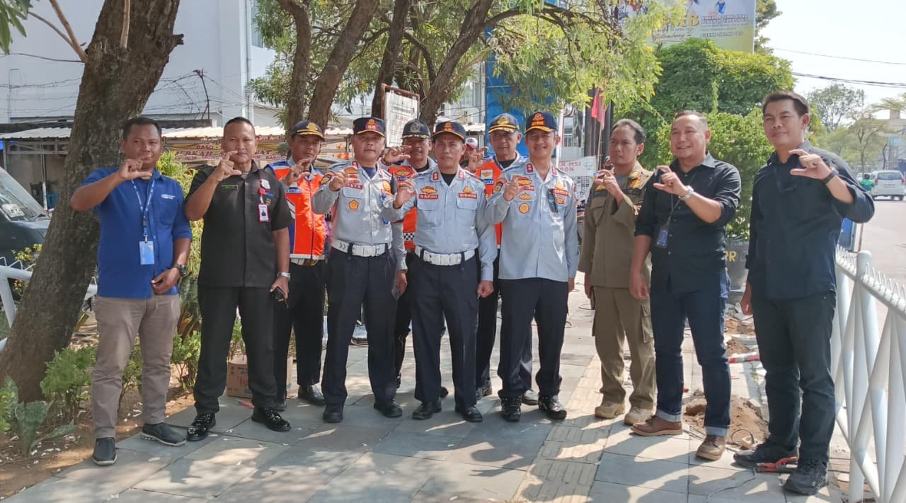Penataan Kawasan Jalan Dr. Cipto Mangunkusumo, Dinas Perhubungan Kota Cirebon Dukung Optimalisasi Fungsi Trotoar bagi Pejalan Kaki