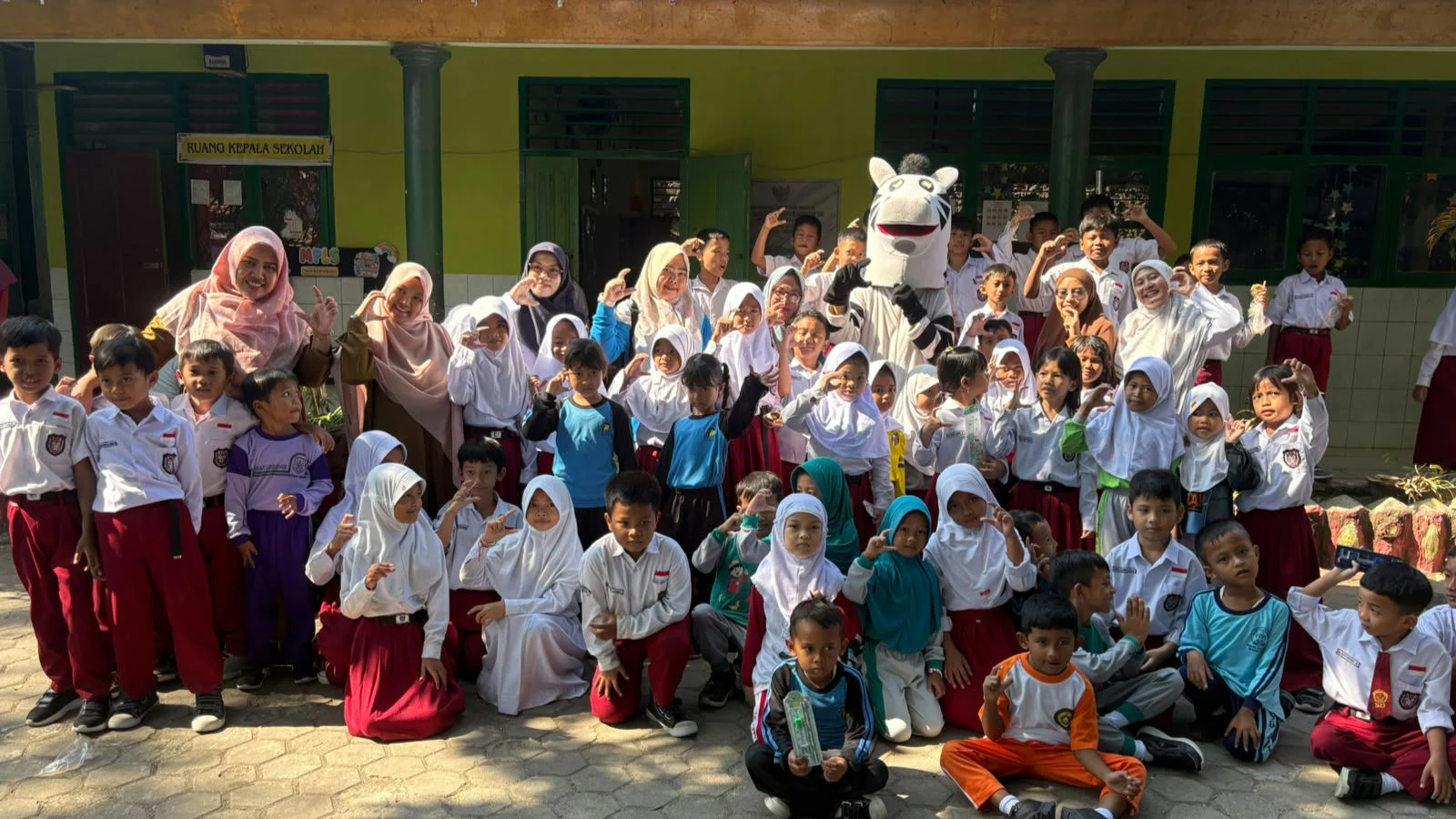 Dishub Kota Cirebon Hadirkan Pengalaman Baru bagi Siswa SD Karanganyar Melalui Edukasi SALUD