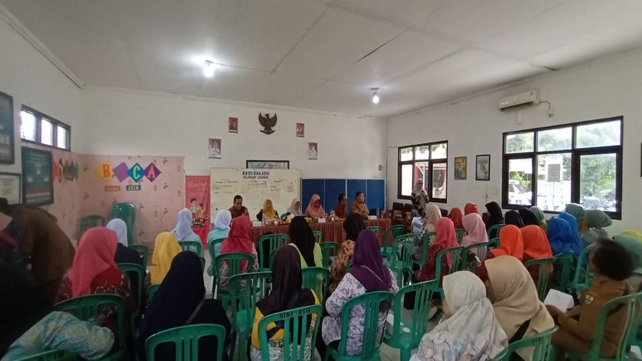 Pertemuan Forum Komunikasi Kader se Kelurahan Larangan di RW.05 Bina Asih